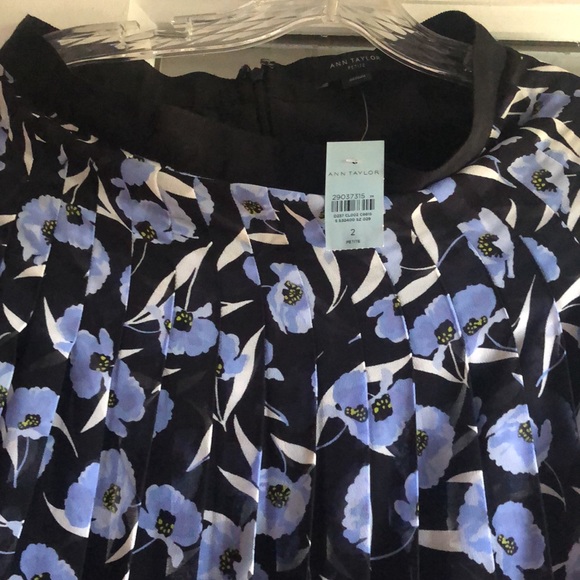 Ann Taylor Petite Multicolored Poppy Pleated Skirt - Picture 7 of 11